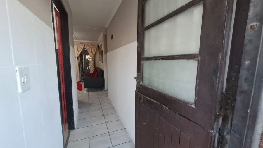 3 Bedroom Property for Sale in Lentegeur Western Cape
